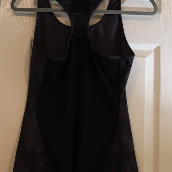 Workout Top Size Small - Picture 2 of 3